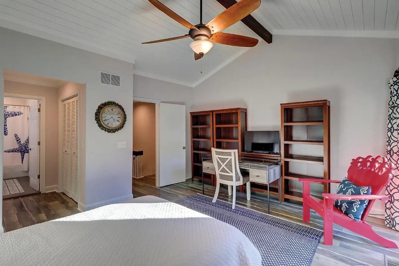 19 Sailmaster 3 Bedroom Shipyard Pool Holiday home