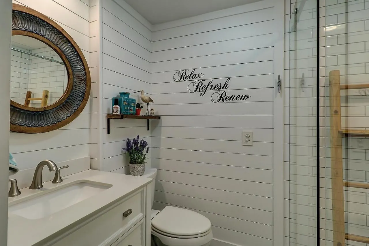 19 Sailmaster 3 Bedroom Shipyard Pool Holiday home