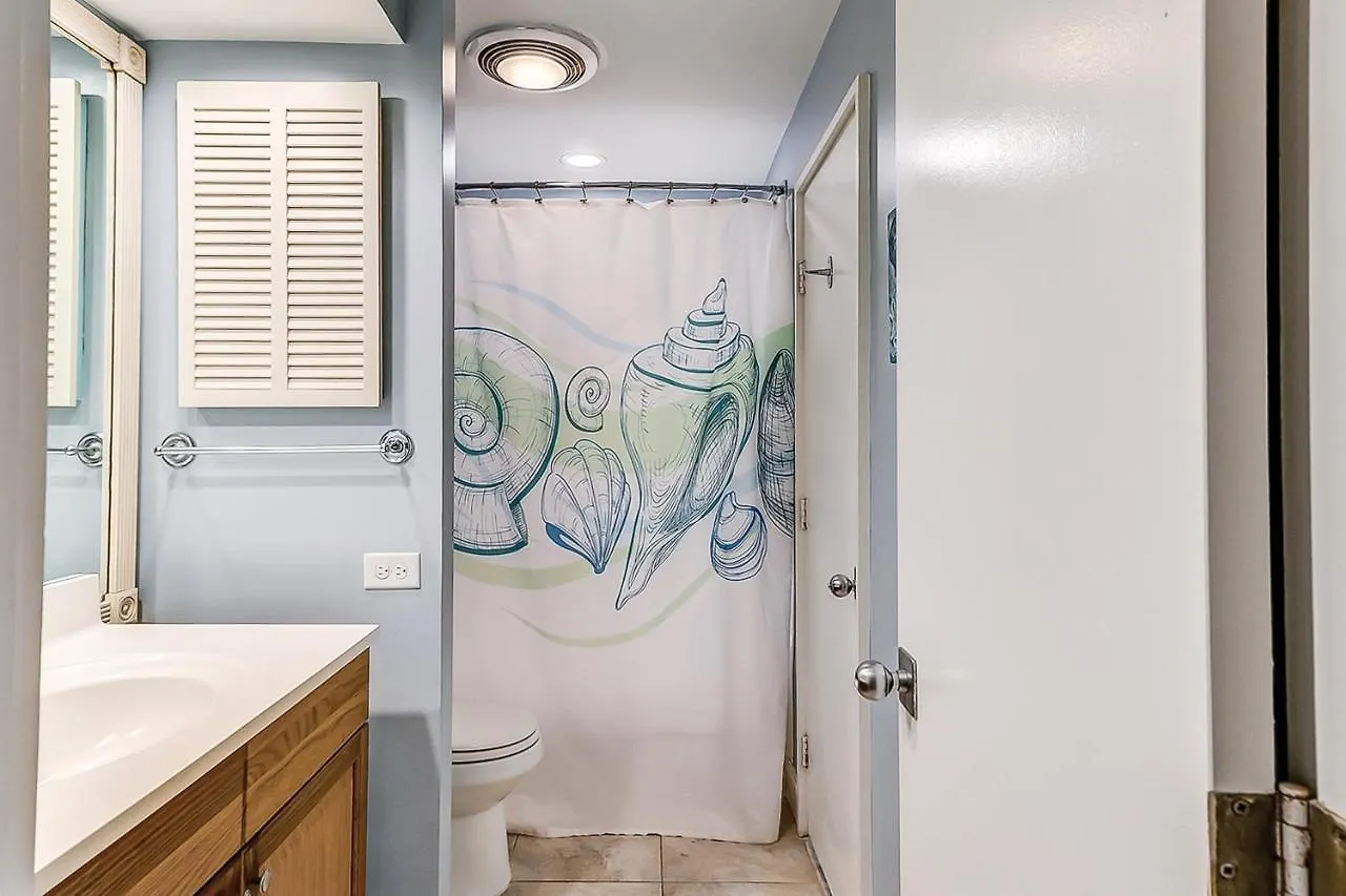 4 Bed 2 Bath In Queens Grant 公寓 *