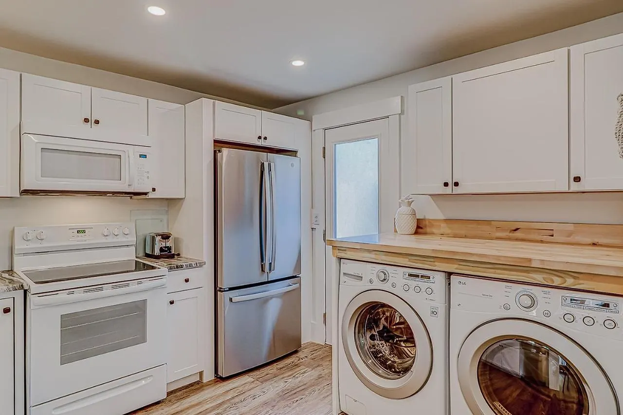Apartment Queens Grant 601