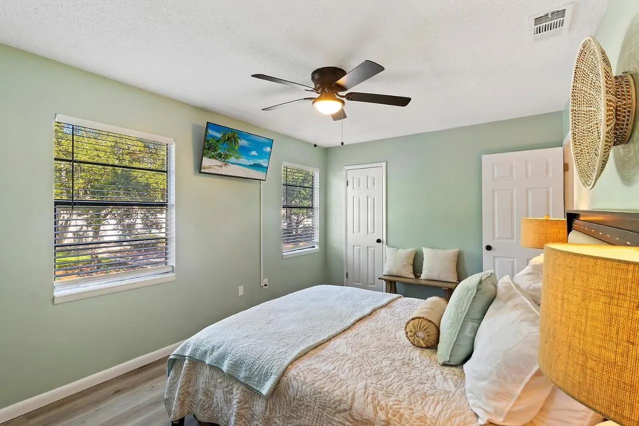 #51 Superior Ideal Location Pool 3bdr/2 Park Holiday home