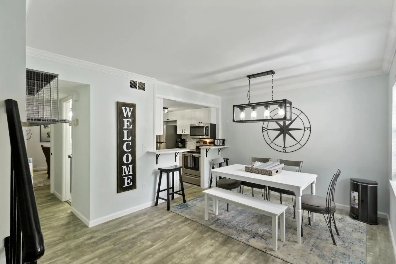 #49 Cheerful 2 Bdr With Pool & Assigned 2 Parking