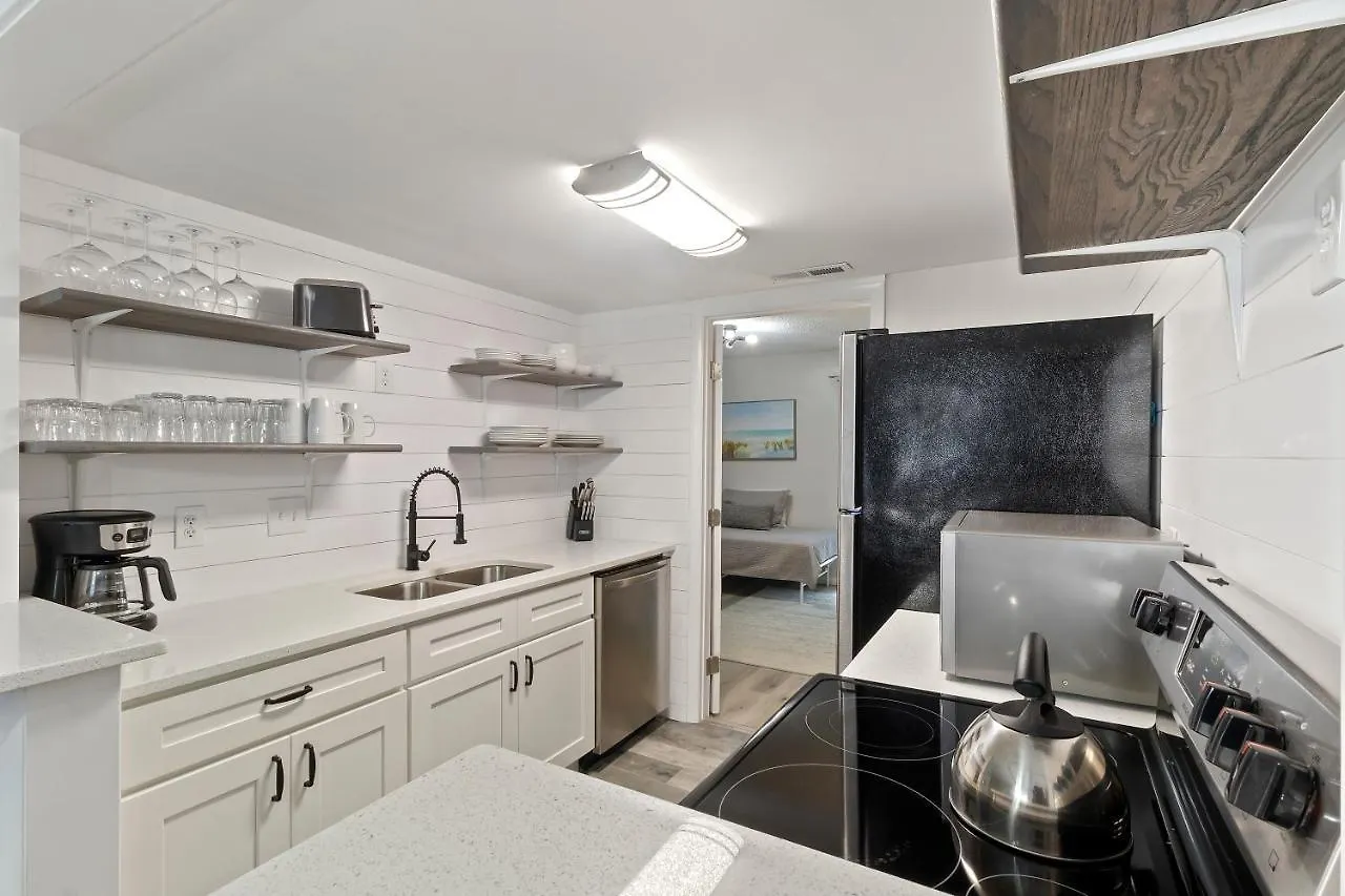 #51 Superior Ideal Location Pool 3bdr/2 Park Holiday home *