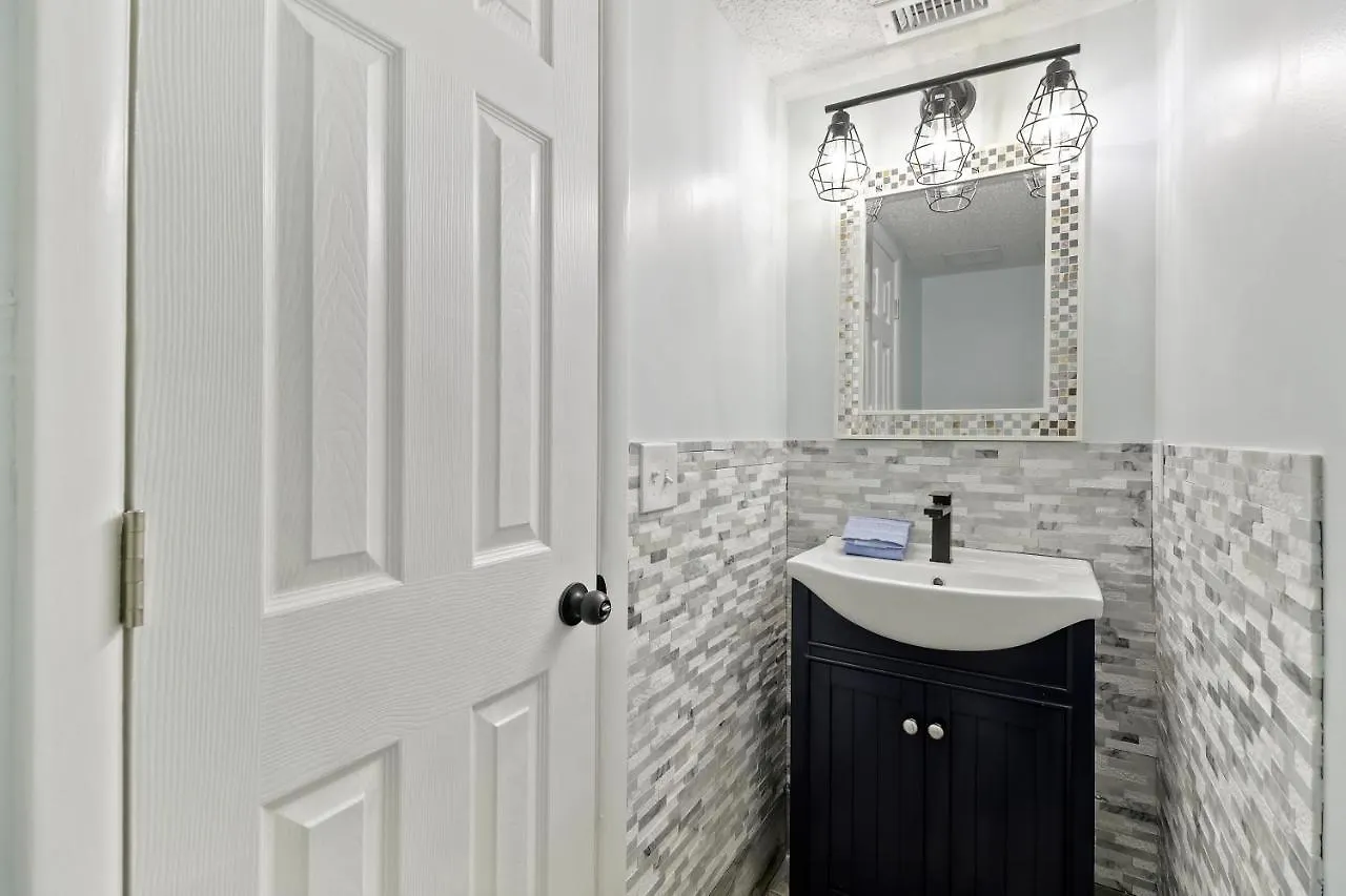 Casa de Férias #49 Cheerful 2 Bdr With Pool & Assigned 2 Parking Hilton Head Island