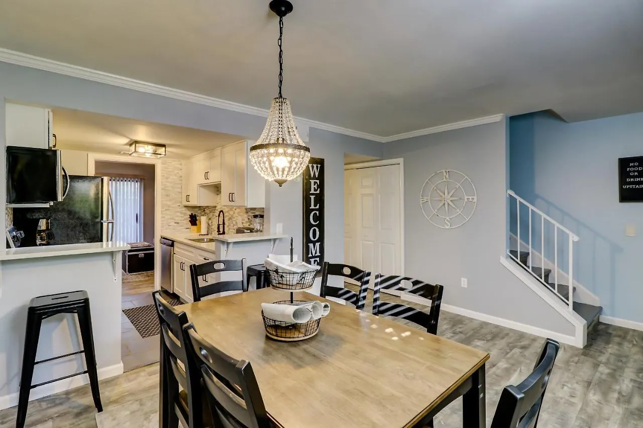#82 Spectacular Ideal Location 2bdr/2parking * Hilton Head Island