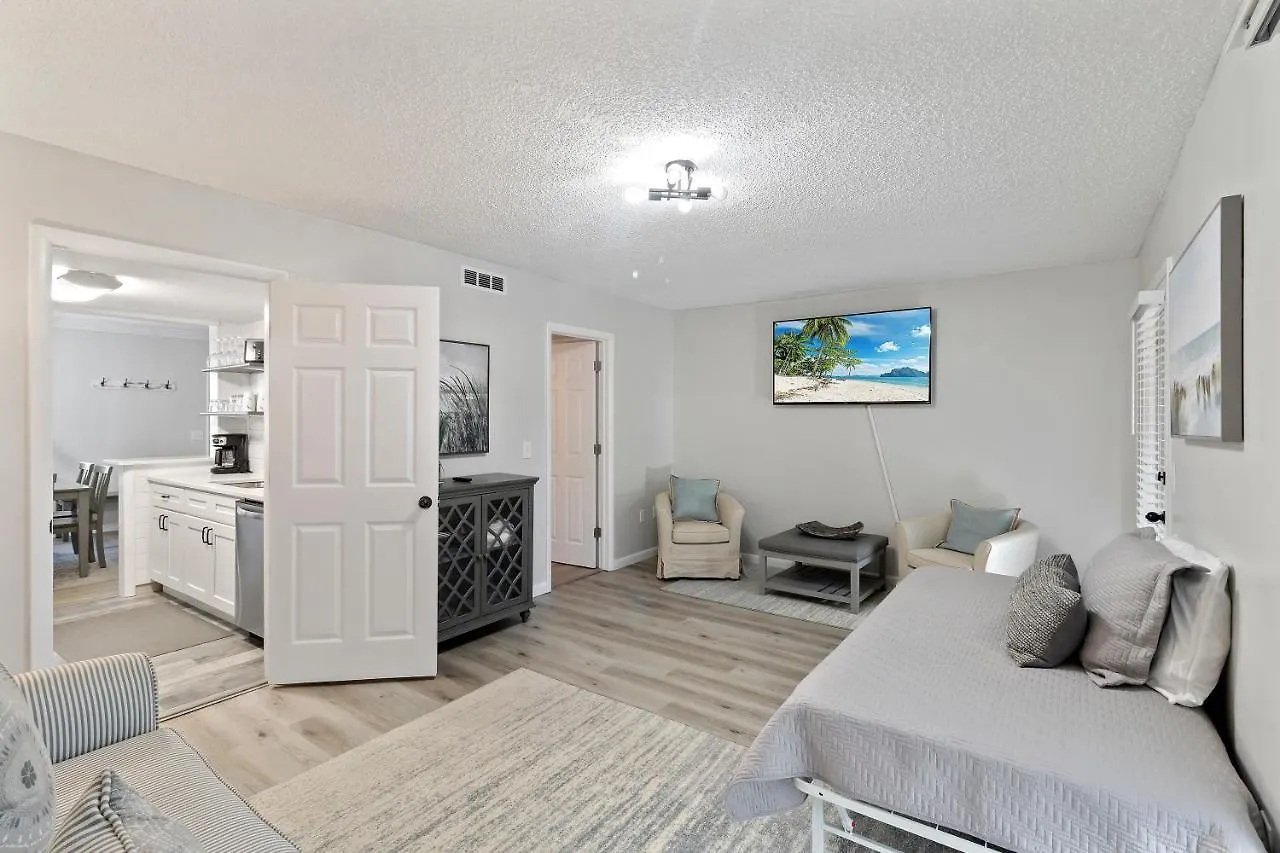 Holiday home #51 Superior Ideal Location Pool 3bdr/2 Park *