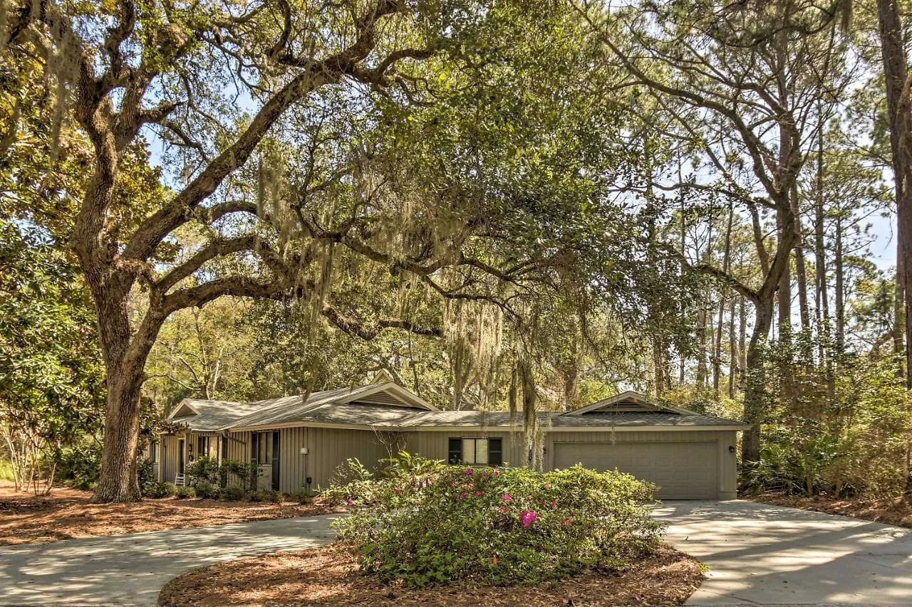 Family-friendly Hilton Head Home, Walk To Beach! Holiday home Hilton Head Island
