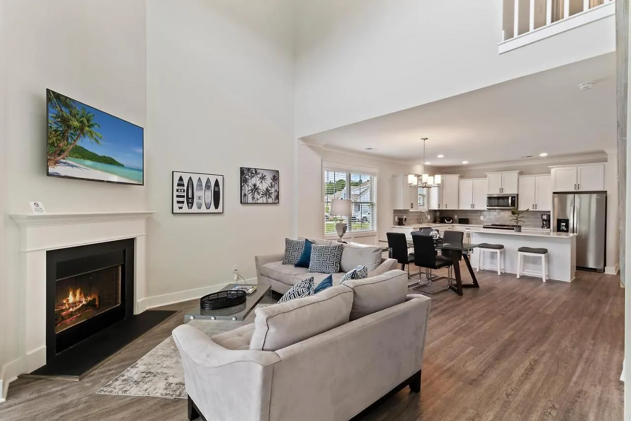 #17 Unsurpassed House Golf View/fireplace/garage