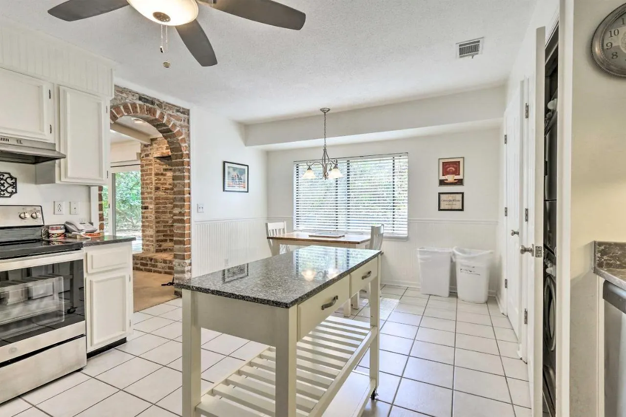 Family-friendly Hilton Head Home, Walk To Beach! *