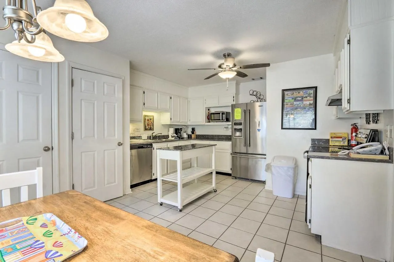 Family-friendly Hilton Head Home, Walk To Beach! *