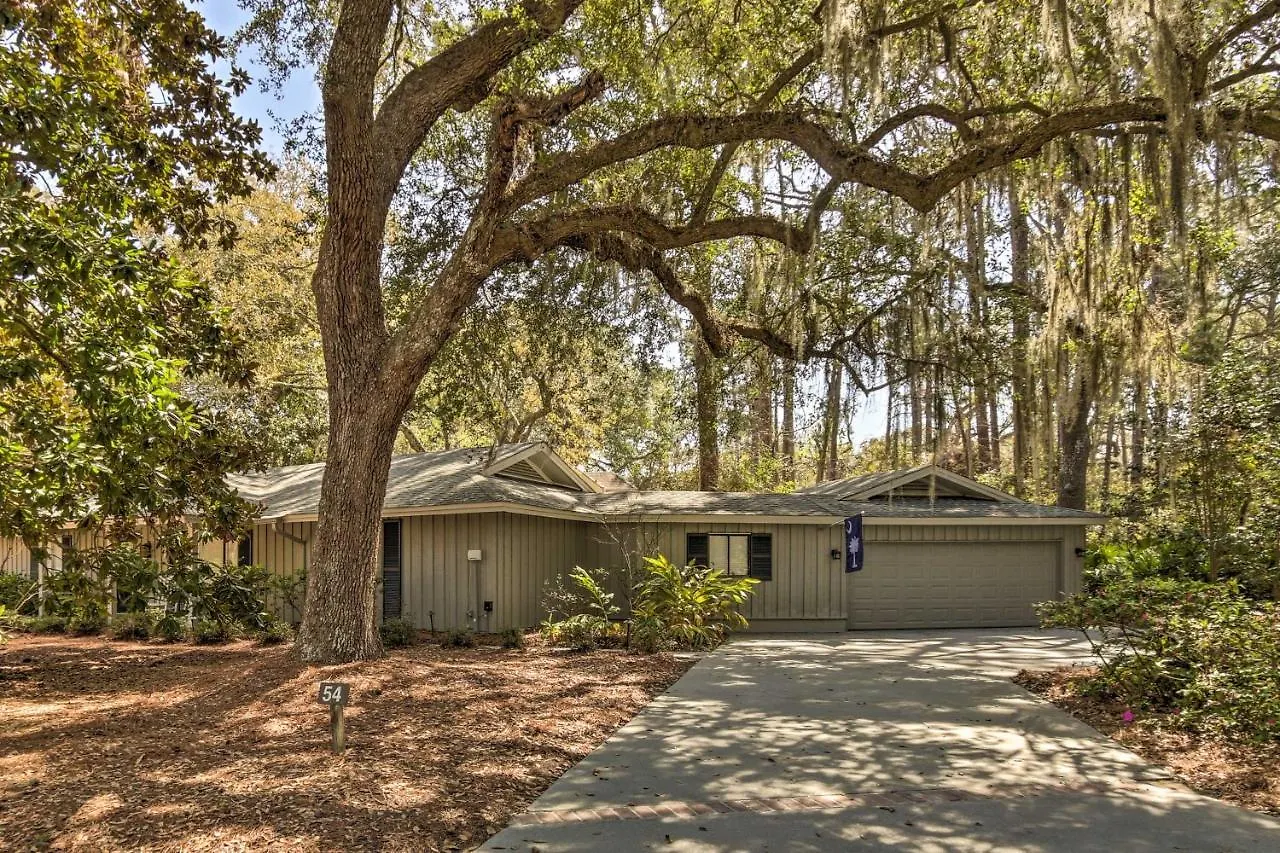 Family-friendly Hilton Head Home, Walk To Beach! Holiday home Hilton Head Island