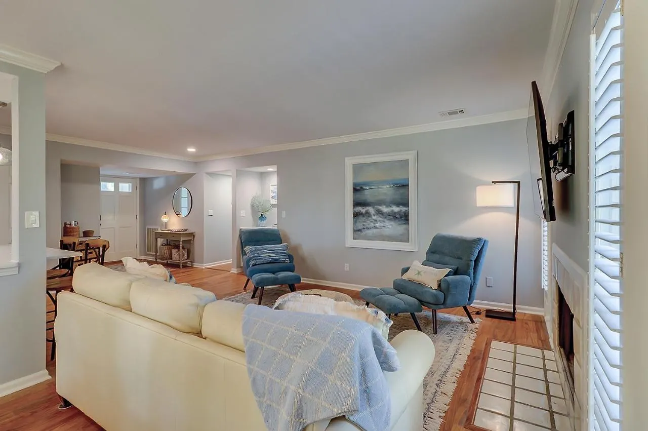 106 Evian 2 Bedroom Golf Views Shipyard *