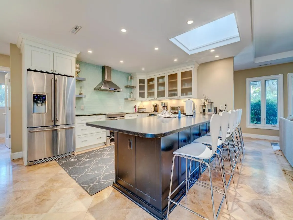 Jessamine 7, 3 Bedrooms, Walk To Beach, Sleeps 8 Hilton Head Island