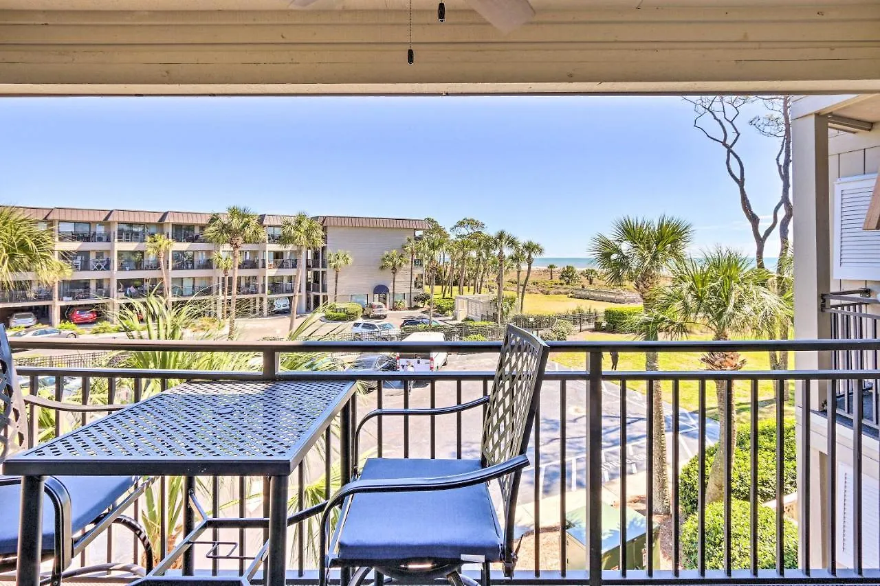 Apartment Oceanfront With Pool!