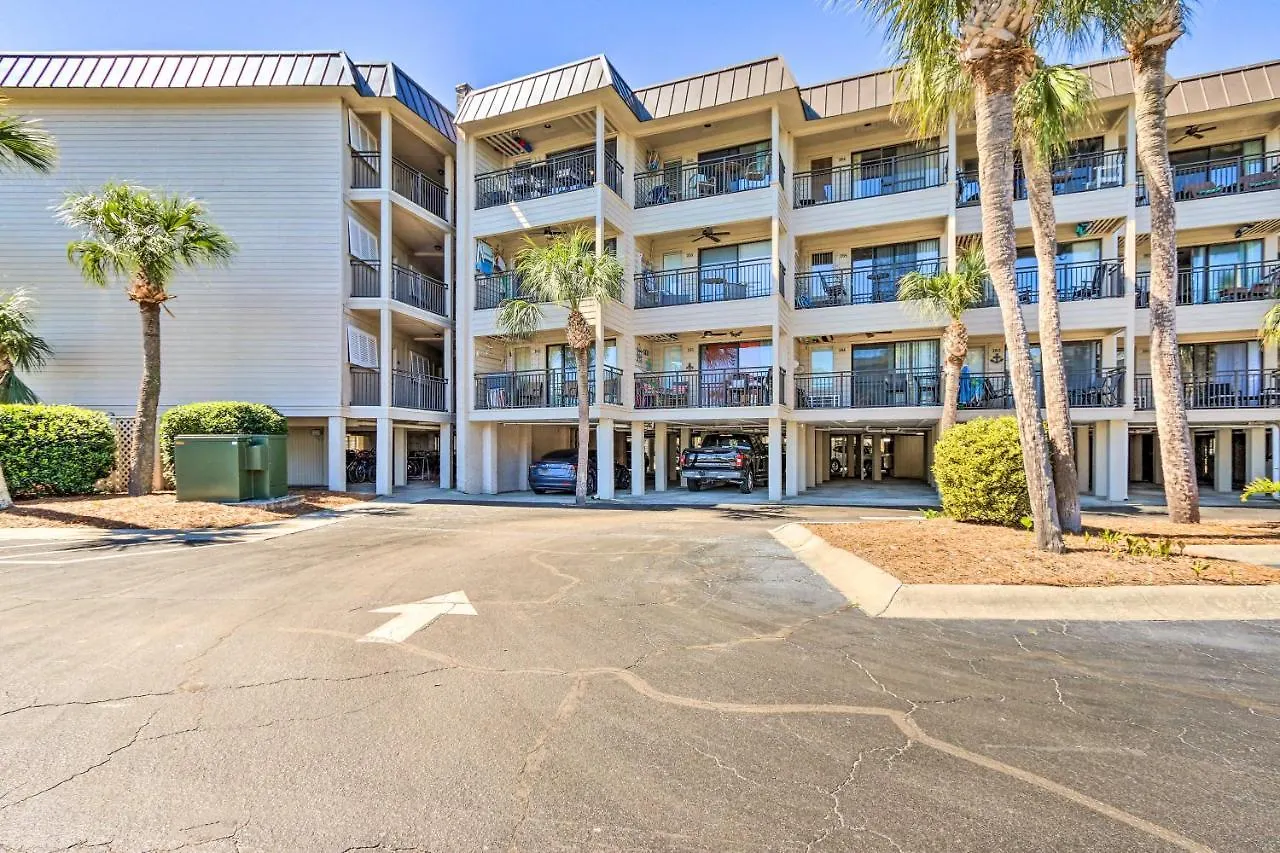 Oceanfront With Pool! Apartment *