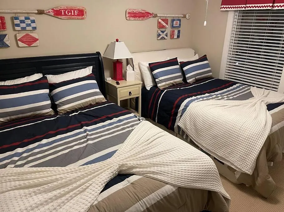 In The Heart Of Harbour Town 2br 2ba Pool Access Close To *