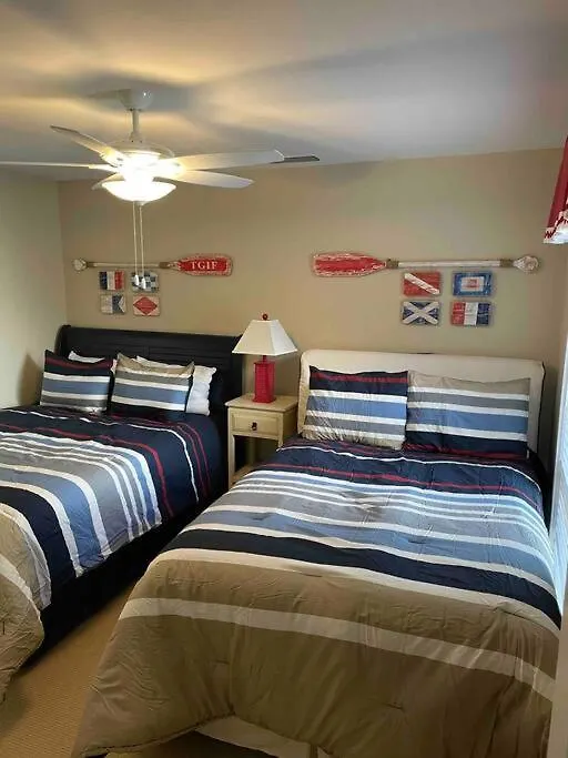 Holiday home In The Heart Of Harbour Town 2br 2ba Pool Access Close To