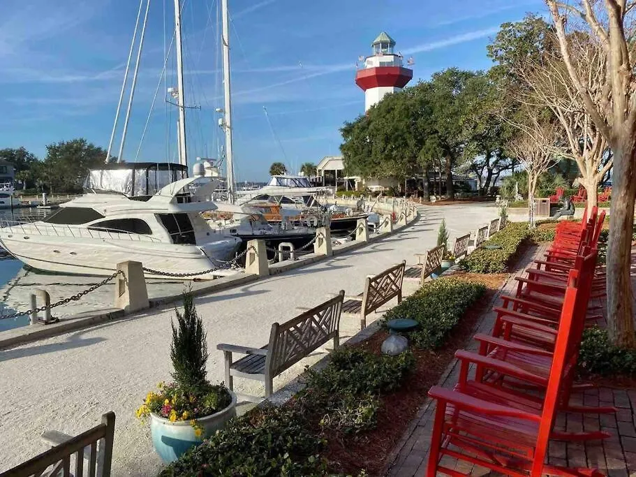 In The Heart Of Harbour Town 2br 2ba Pool Access Close To Сasa de vacaciones Hilton Head Island