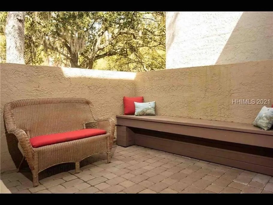 In The Heart Of Harbour Town 2br 2ba Pool Access Close To