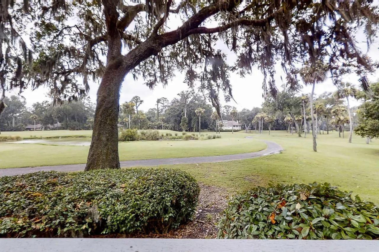 Turnberry Village Apartment *