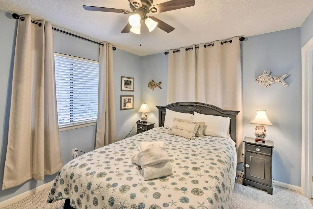 Hilton Head Supplies, Walk To Shore! Apartment Hilton Head Island