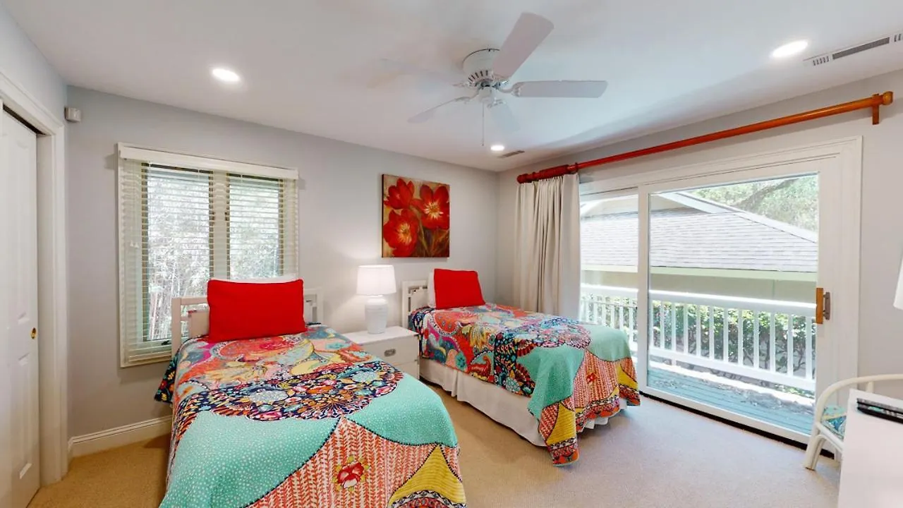 15 Promontory Ct *