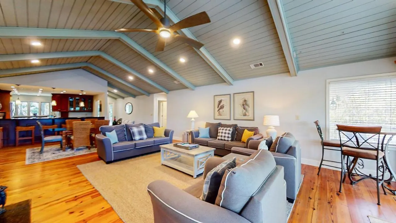 Holiday home 15 Promontory Ct