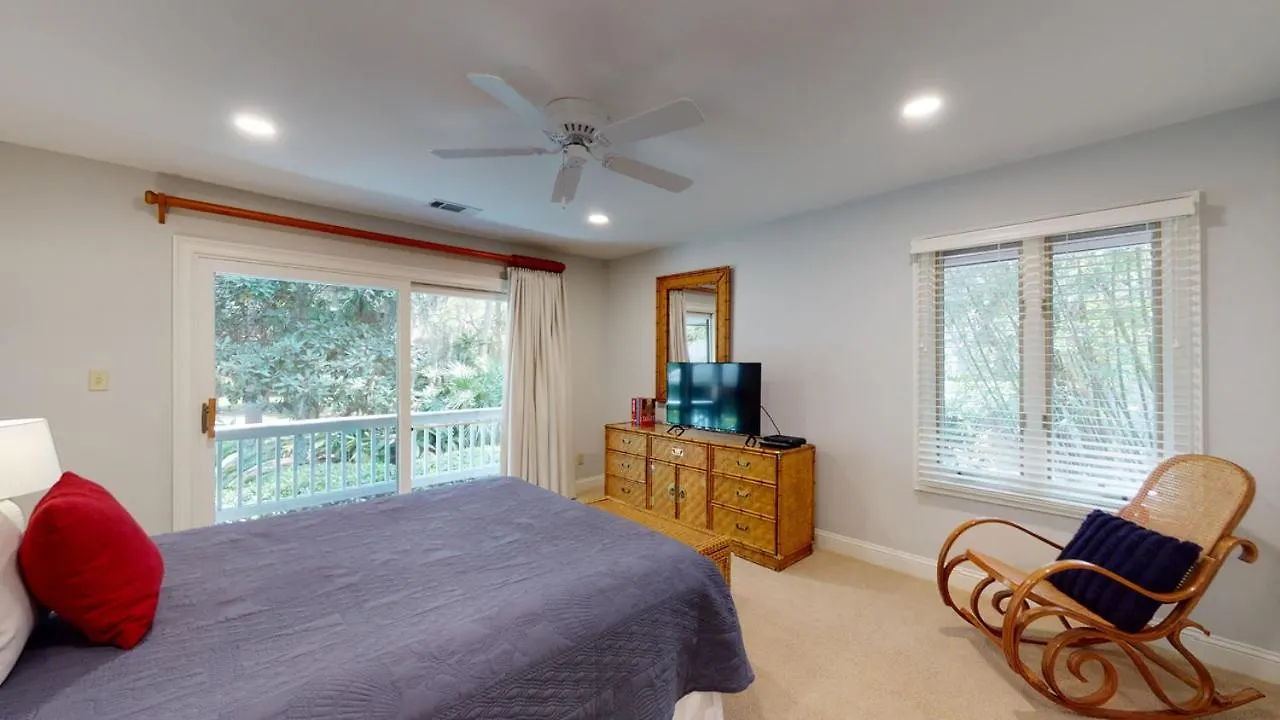 15 Promontory Ct * Hilton Head Island
