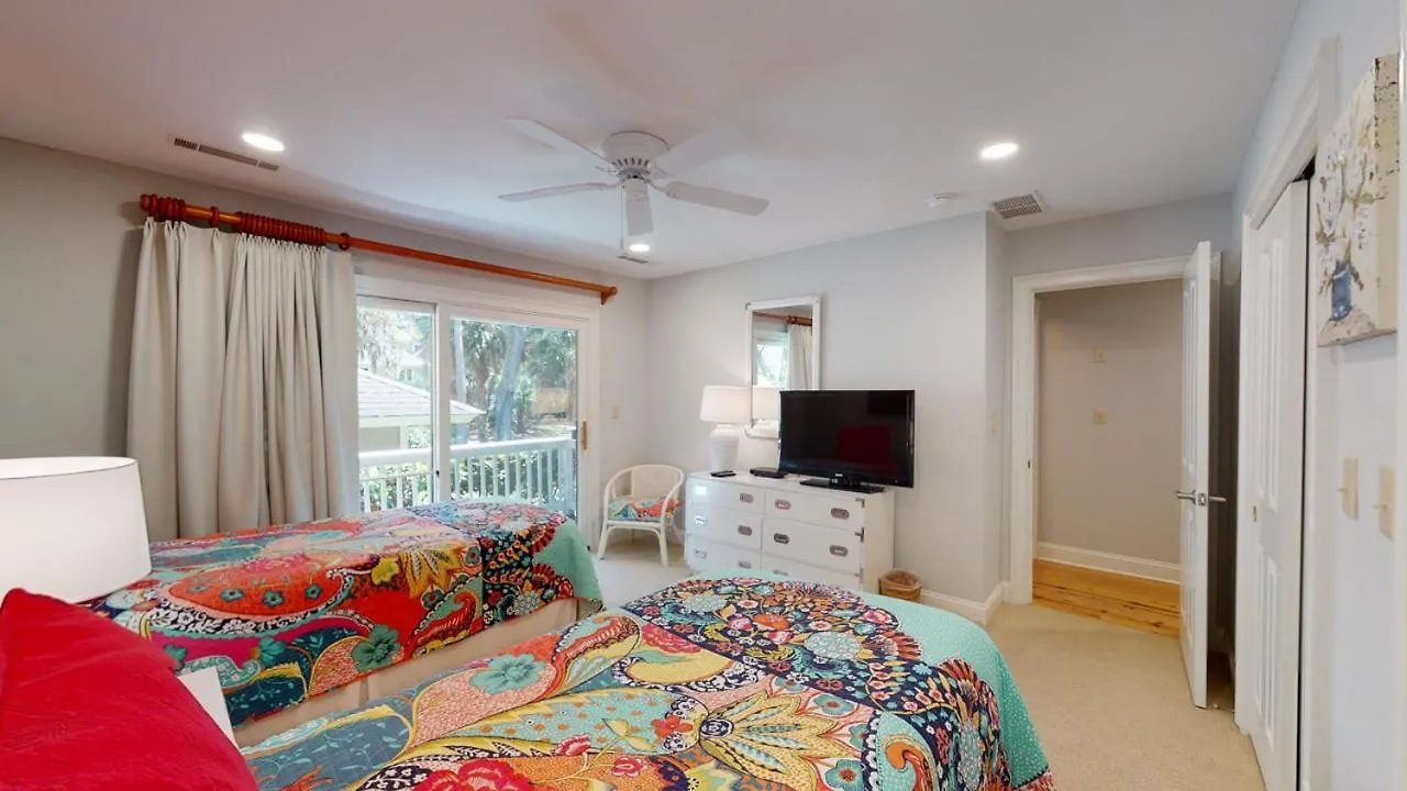 Holiday home 15 Promontory Ct