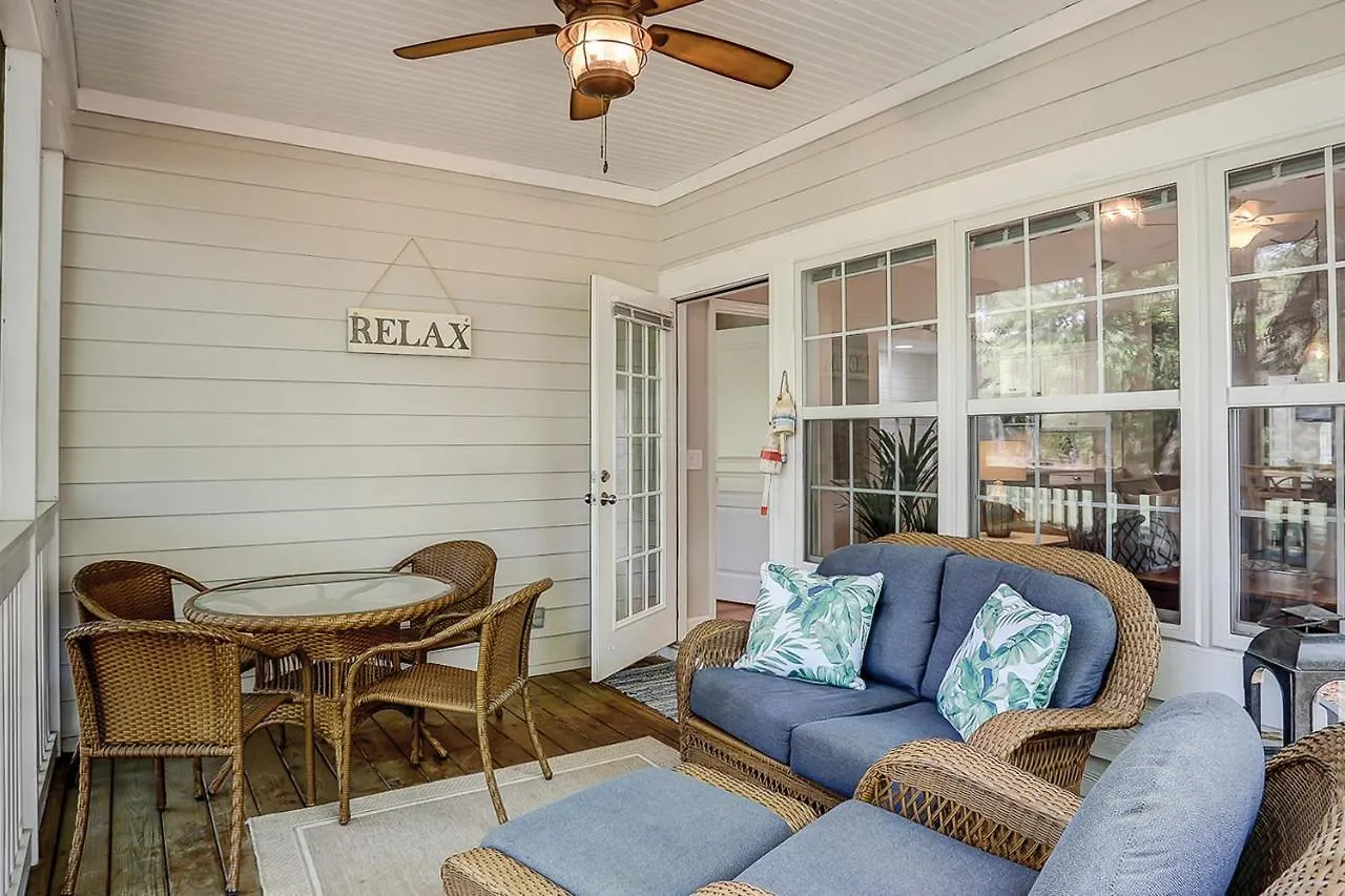 Apartment Links 13b