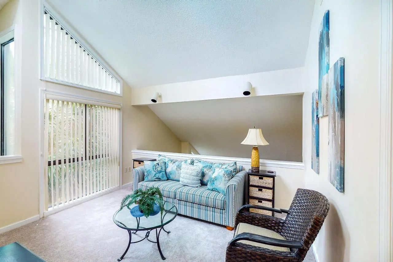 Turnberry 251 Apartment