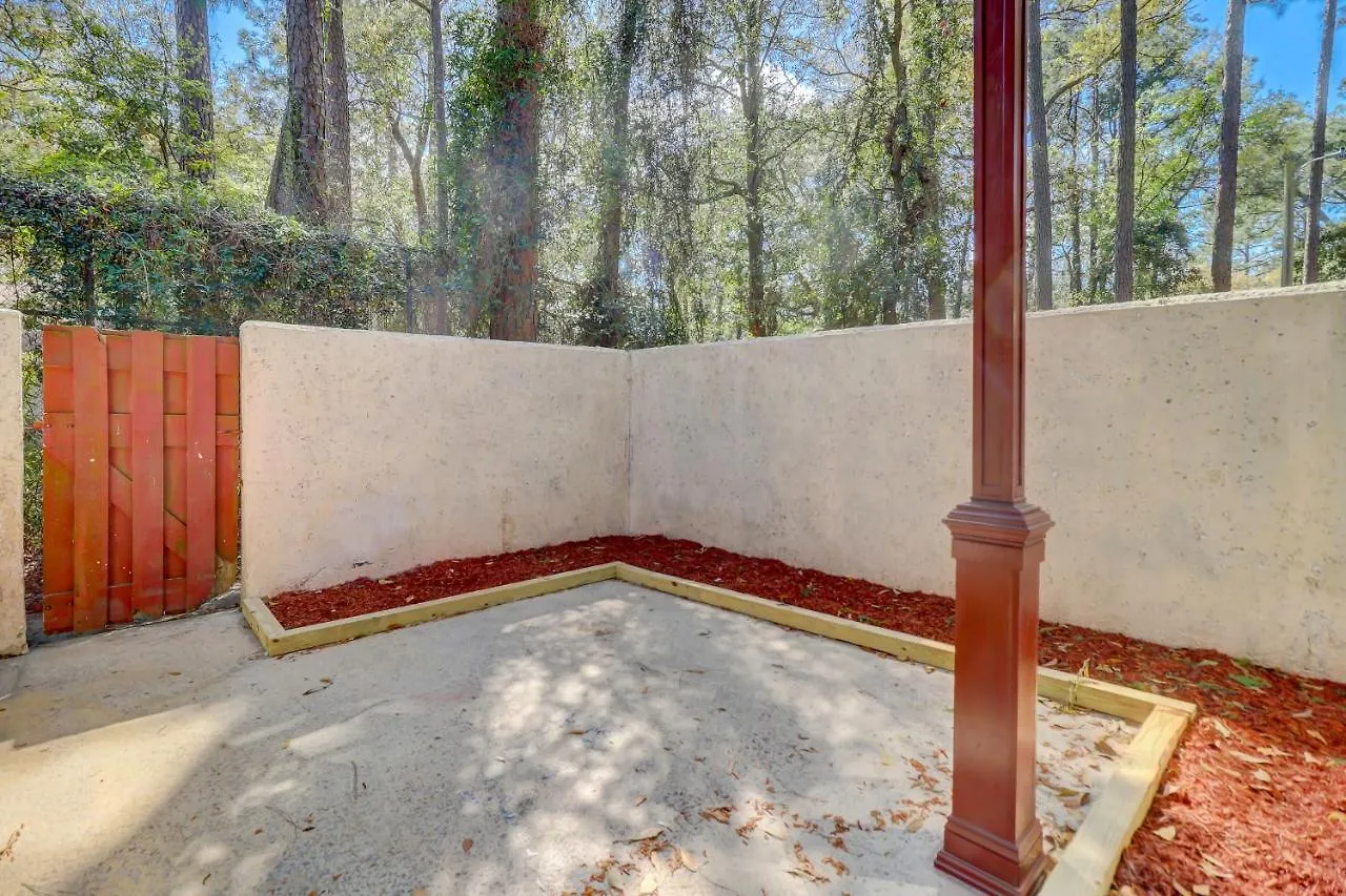 #114 Colorful Charming 2bdr/2 Parking Holiday home