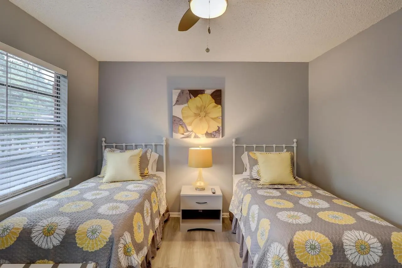 #111 Elaborate Ideal Location 2brm/2 Parking * 힐튼 헤드 아일랜드