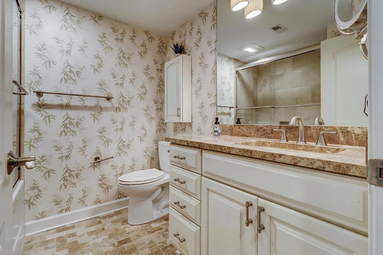 236 Shorewood 2 Bedroom Ocean Views *