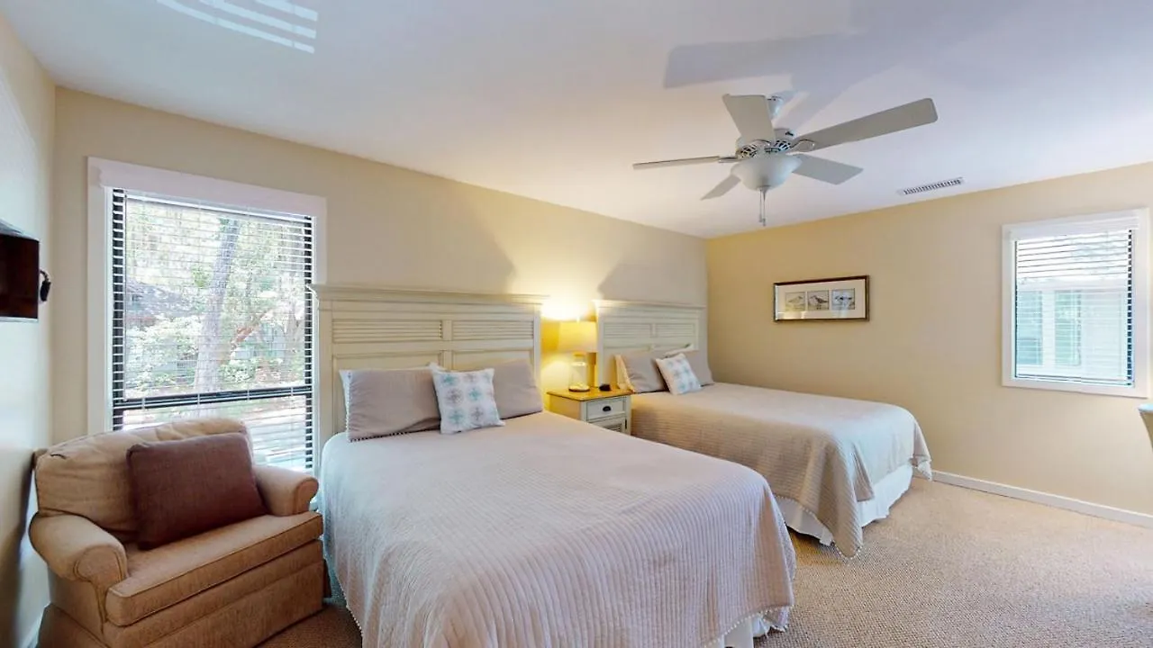 7810 Centre Court Villa