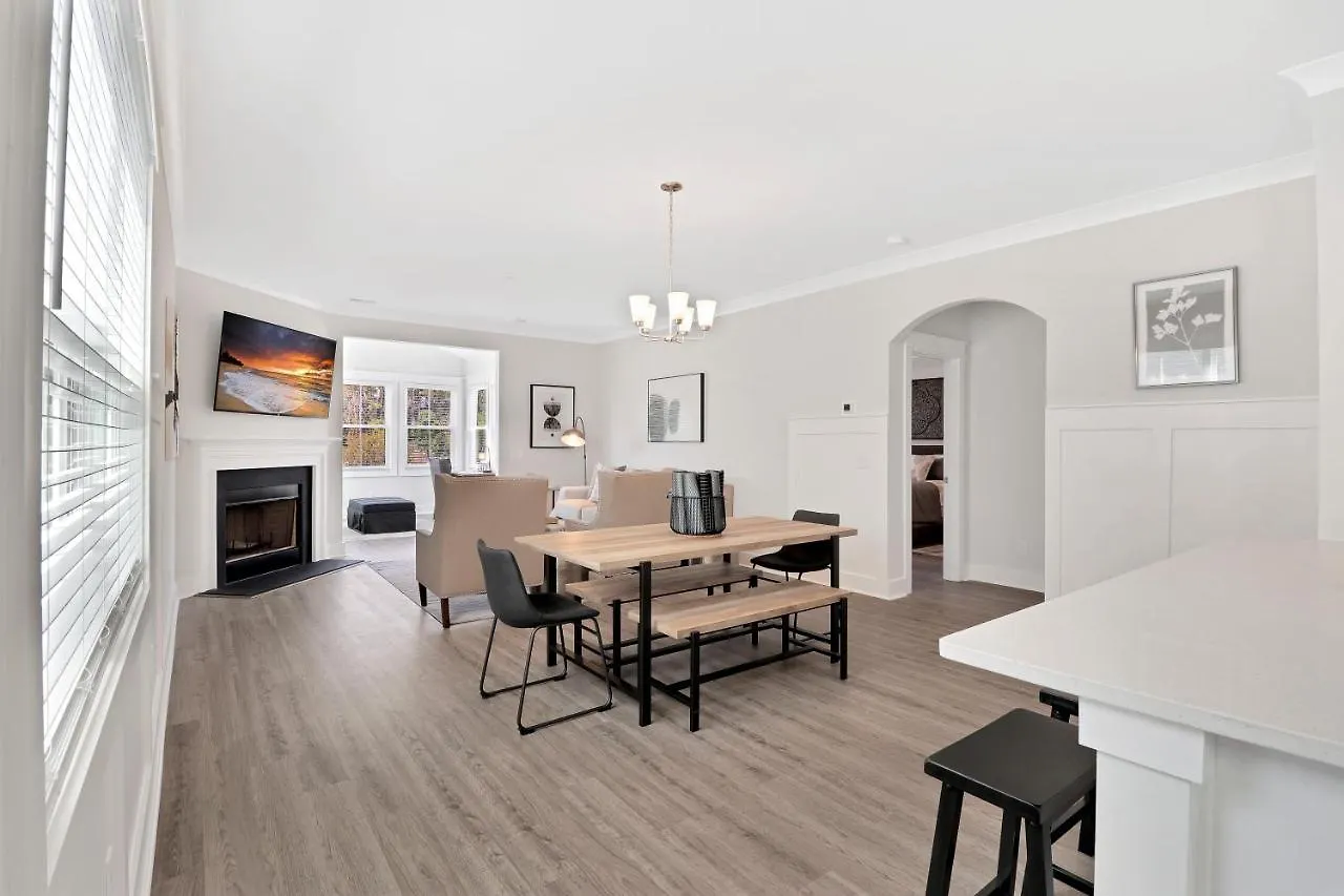 Villa #7 Cheerful Golf 3 Bdr Home/fire Place/car Garage/