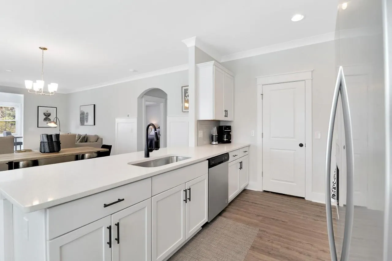 #7 Cheerful Golf 3 Bdr Home/fire Place/car Garage/ *