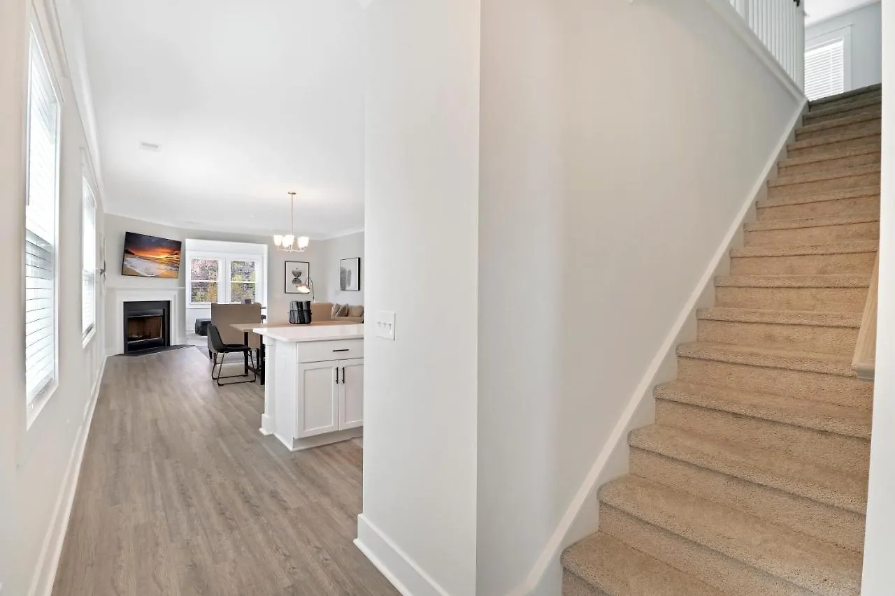 #7 Cheerful Golf 3 Bdr Home/fire Place/car Garage/ *