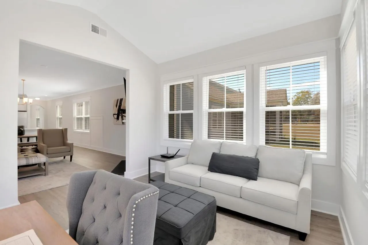 Villa #7 Cheerful Golf 3 Bdr Home/fire Place/car Garage/ *