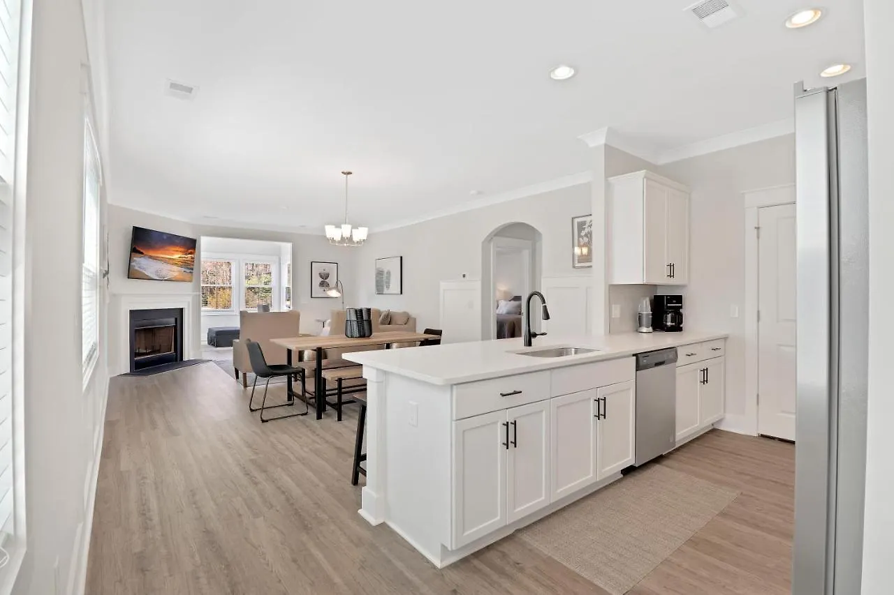 #7 Cheerful Golf 3 Bdr Home/fire Place/car Garage/ Villa