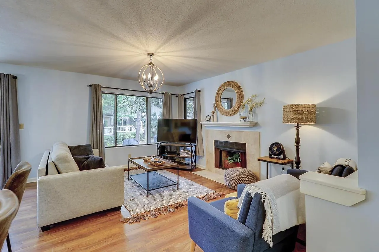 161 Beachwalk 2 Bedroom Near Ocean Shipyard