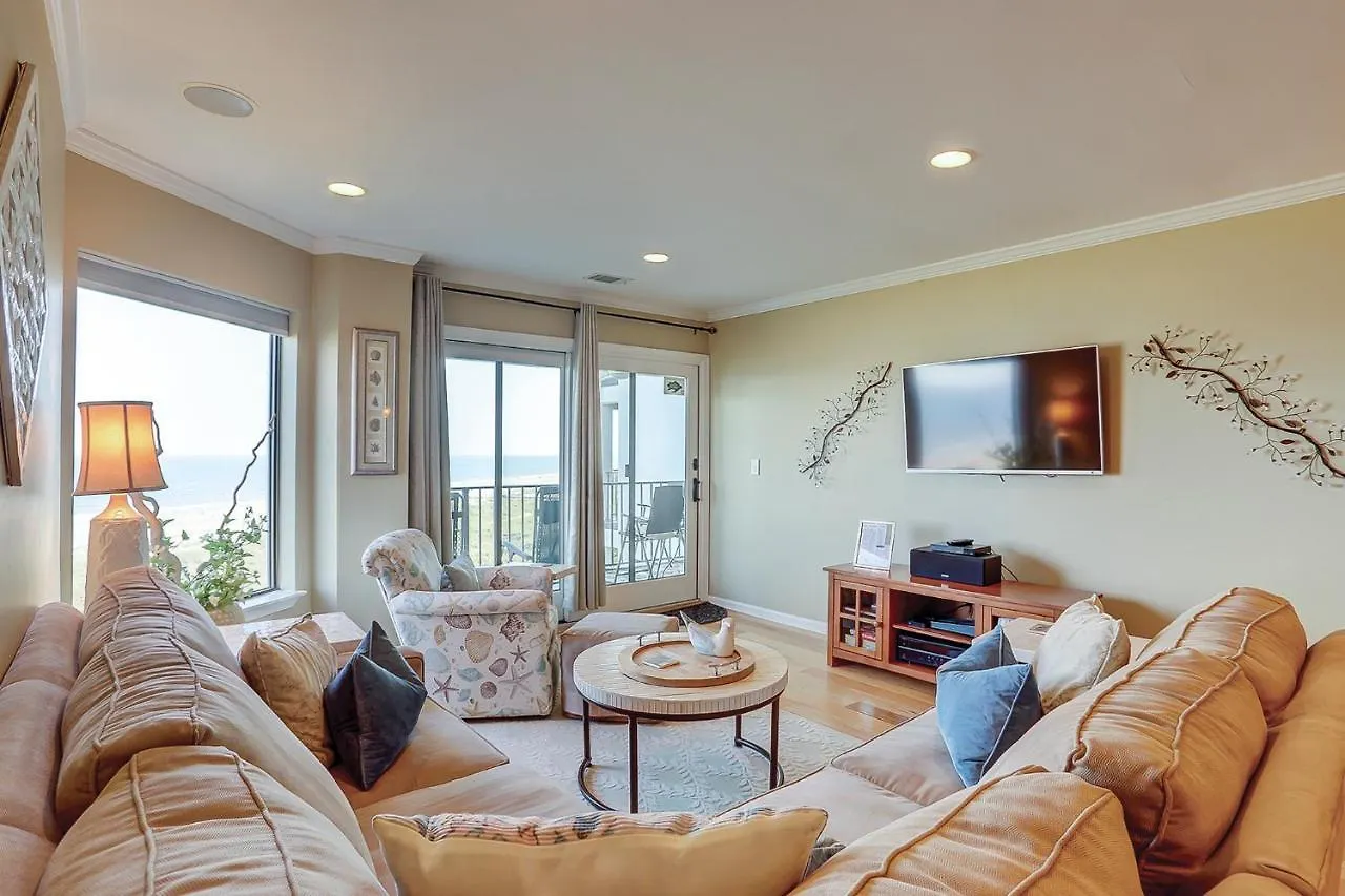402 Sea Cloisters 2 Bedroom Oceanfront Holiday home