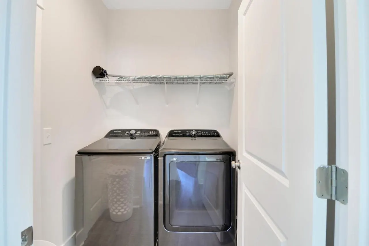 #7 Cheerful Golf 3 Bdr Home/fire Place/car Garage/ Villa