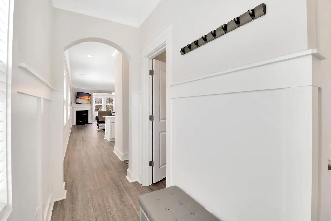 Villa #7 Cheerful Golf 3 Bdr Home/fire Place/car Garage/ *