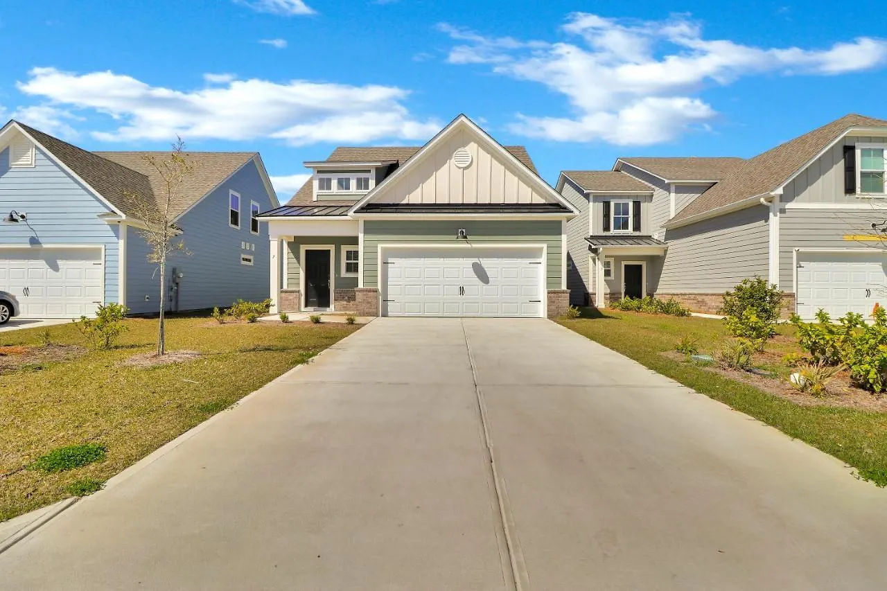 Villa #7 Cheerful Golf 3 Bdr Home/fire Place/car Garage/ *