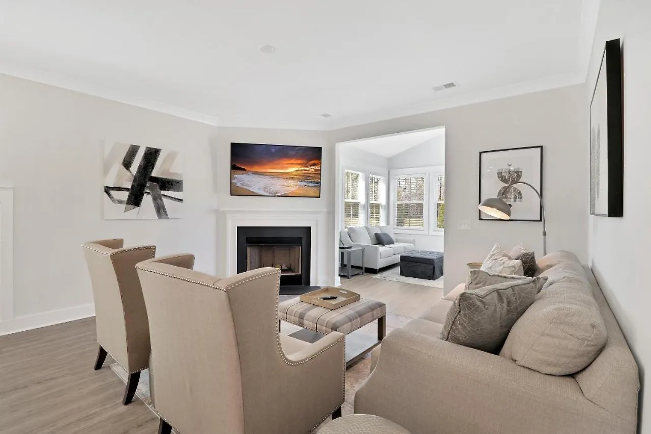 Villa #7 Cheerful Golf 3 Bdr Home/fire Place/car Garage/