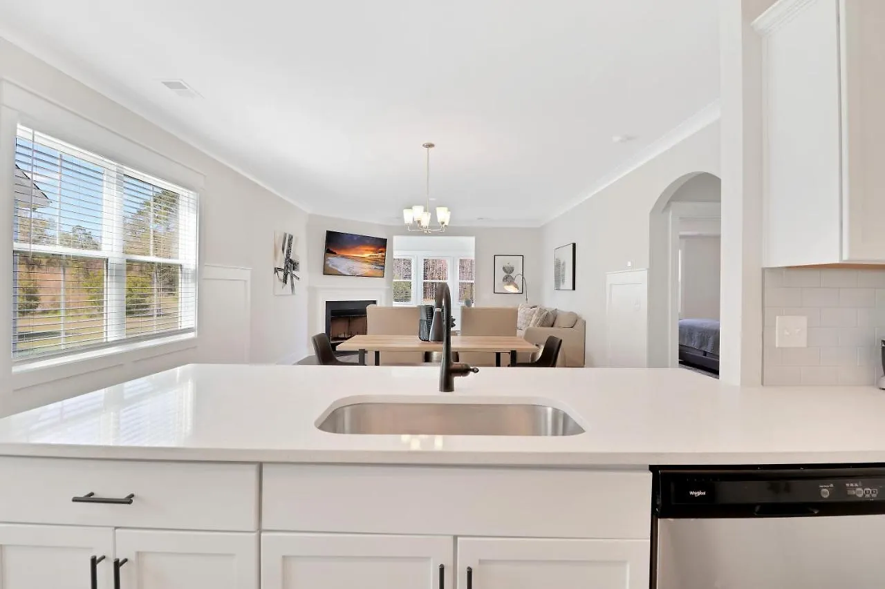 #7 Cheerful Golf 3 Bdr Home/fire Place/car Garage/ *