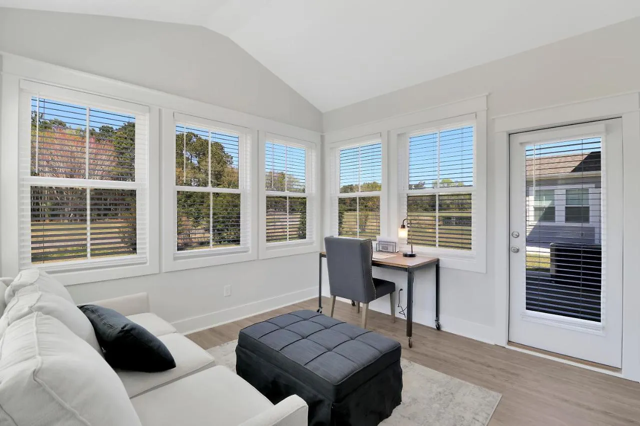 Villa #7 Cheerful Golf 3 Bdr Home/fire Place/car Garage/ *