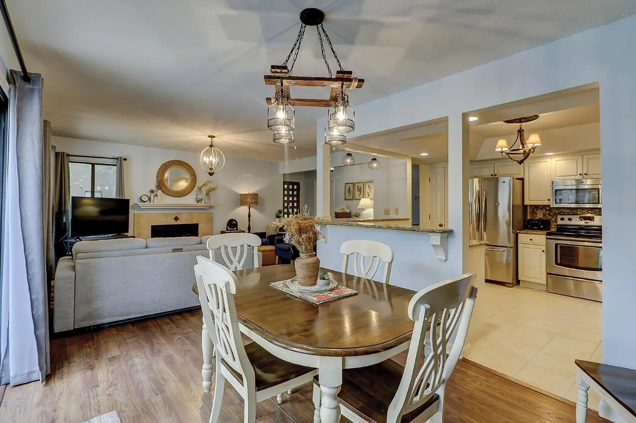 161 Beachwalk 2 Bedroom Near Ocean Shipyard Holiday home