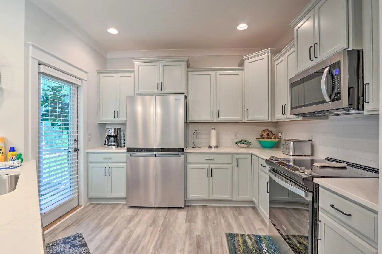 Modern Hilton Head Townhome About 4 Mi To Beach!